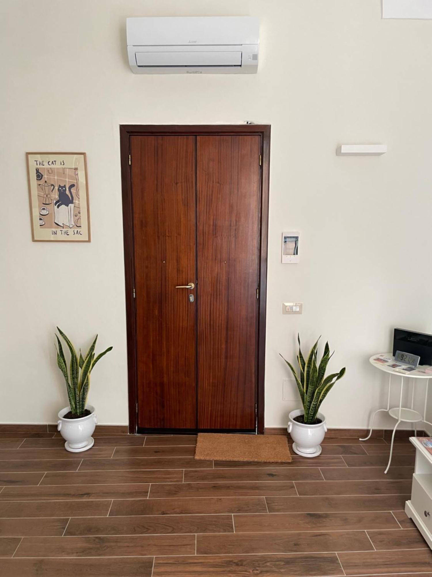 Casa Caracciolo Apartment เลชเช ภายนอก รูปภาพ