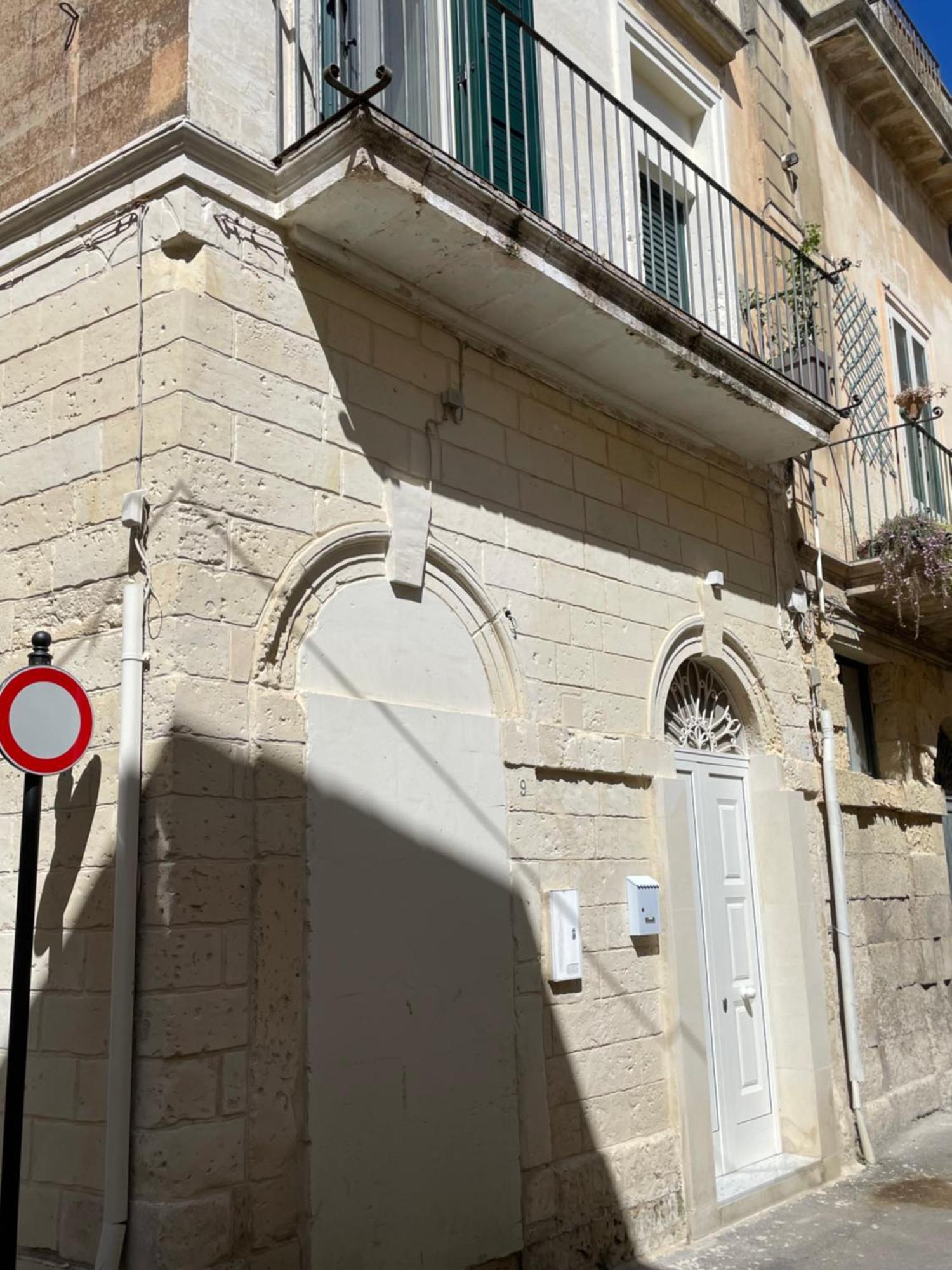 Casa Caracciolo Apartment เลชเช ภายนอก รูปภาพ