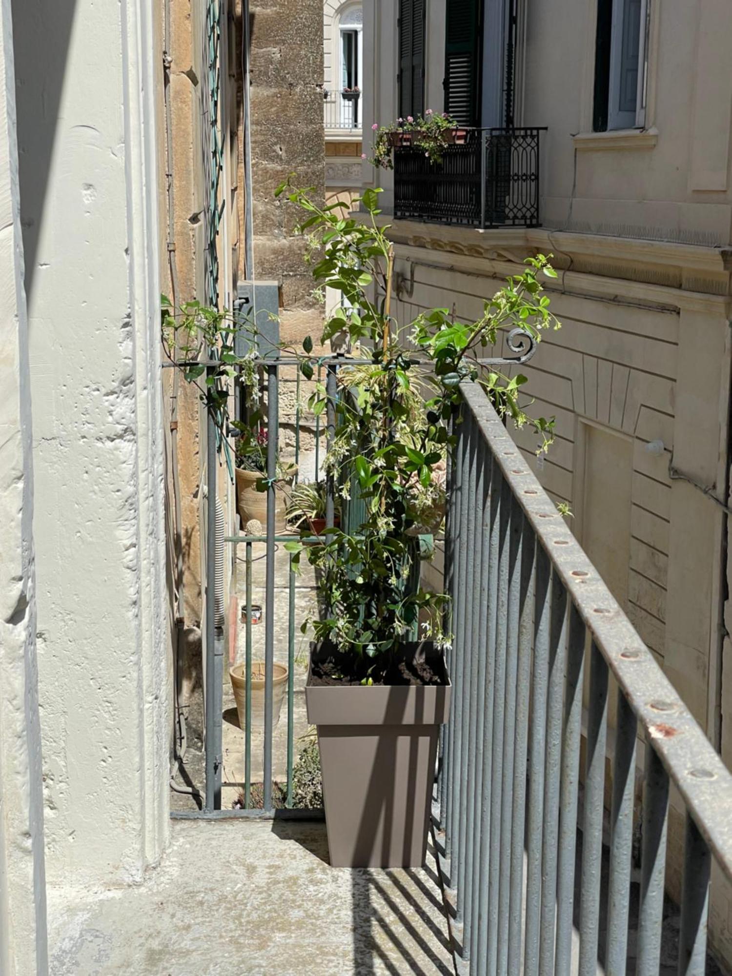 Casa Caracciolo Apartment เลชเช ภายนอก รูปภาพ